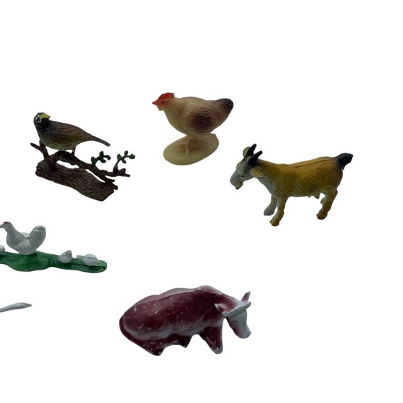 Vtg Miniature Farm Animal Figurine Set Lot of 7 Goat Chickens Goose Duck Cow - Picture 11 of 12